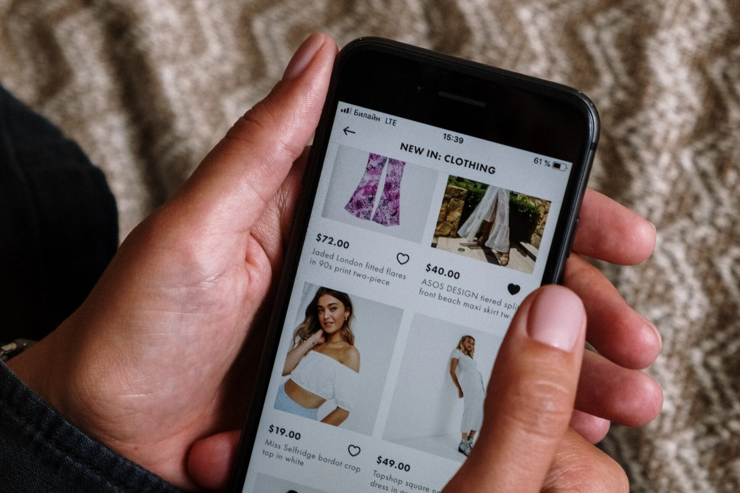 The Next Retail Revolution: Live Shopping to Boost Your Customer Engagement