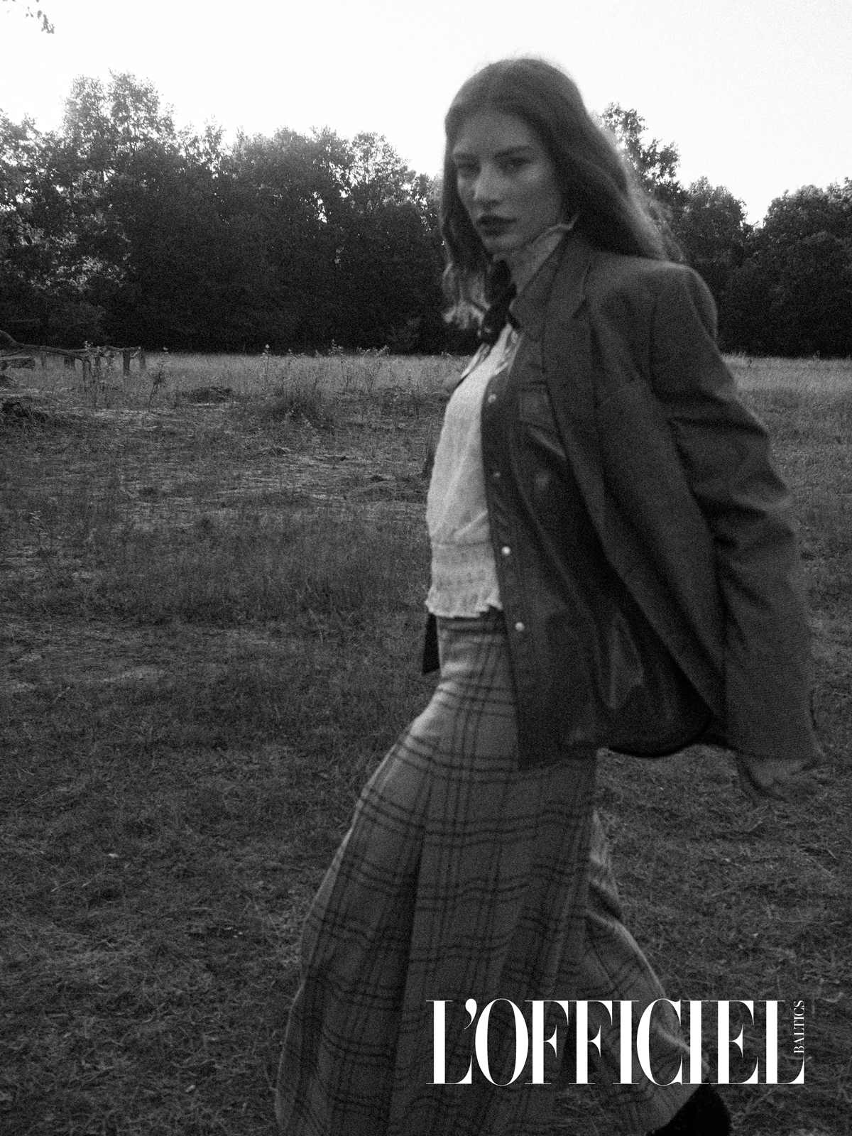 Yelena Pelz for L'OFFICIEL