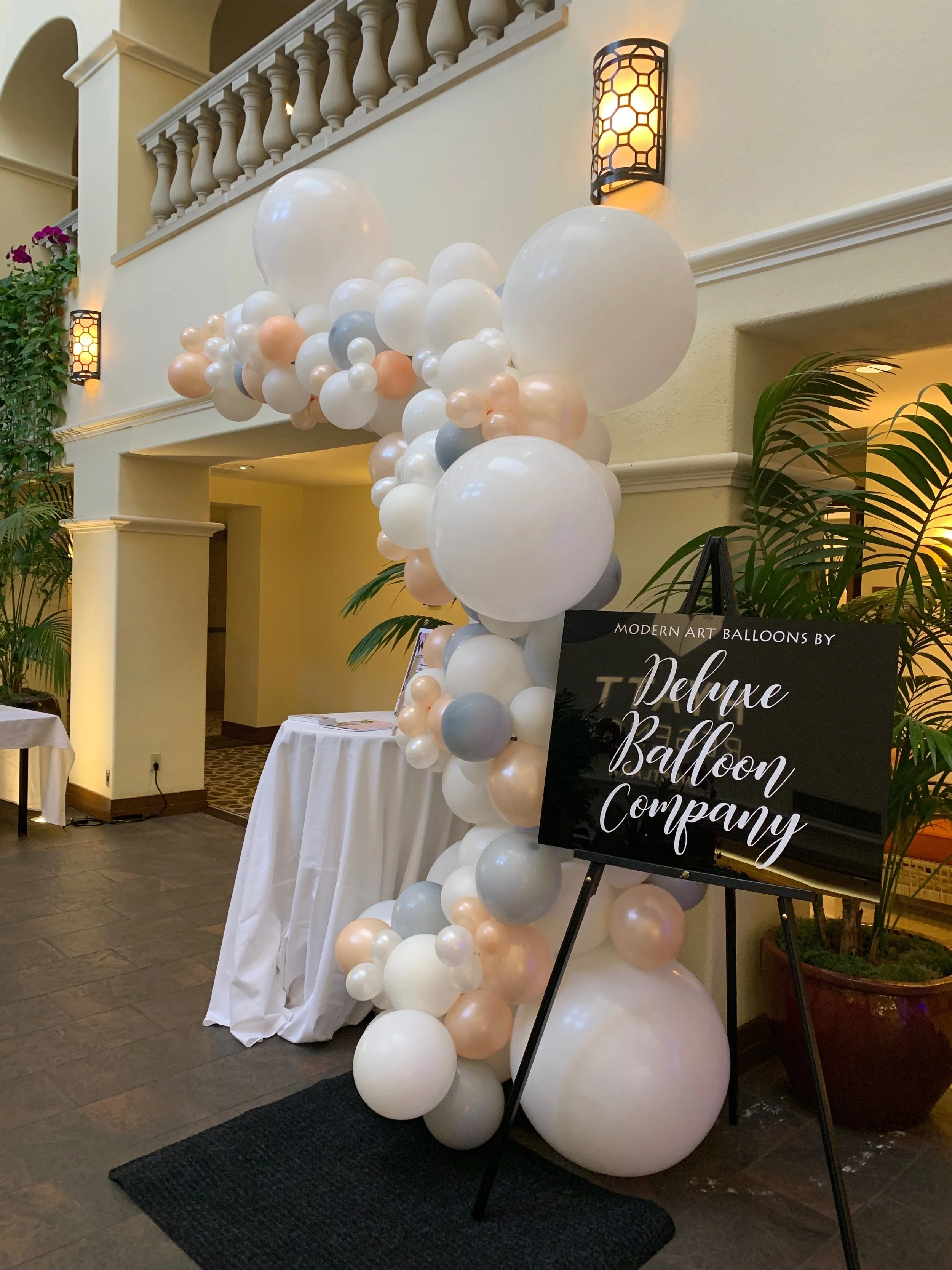 Image by The De Luxe Balloon Company
