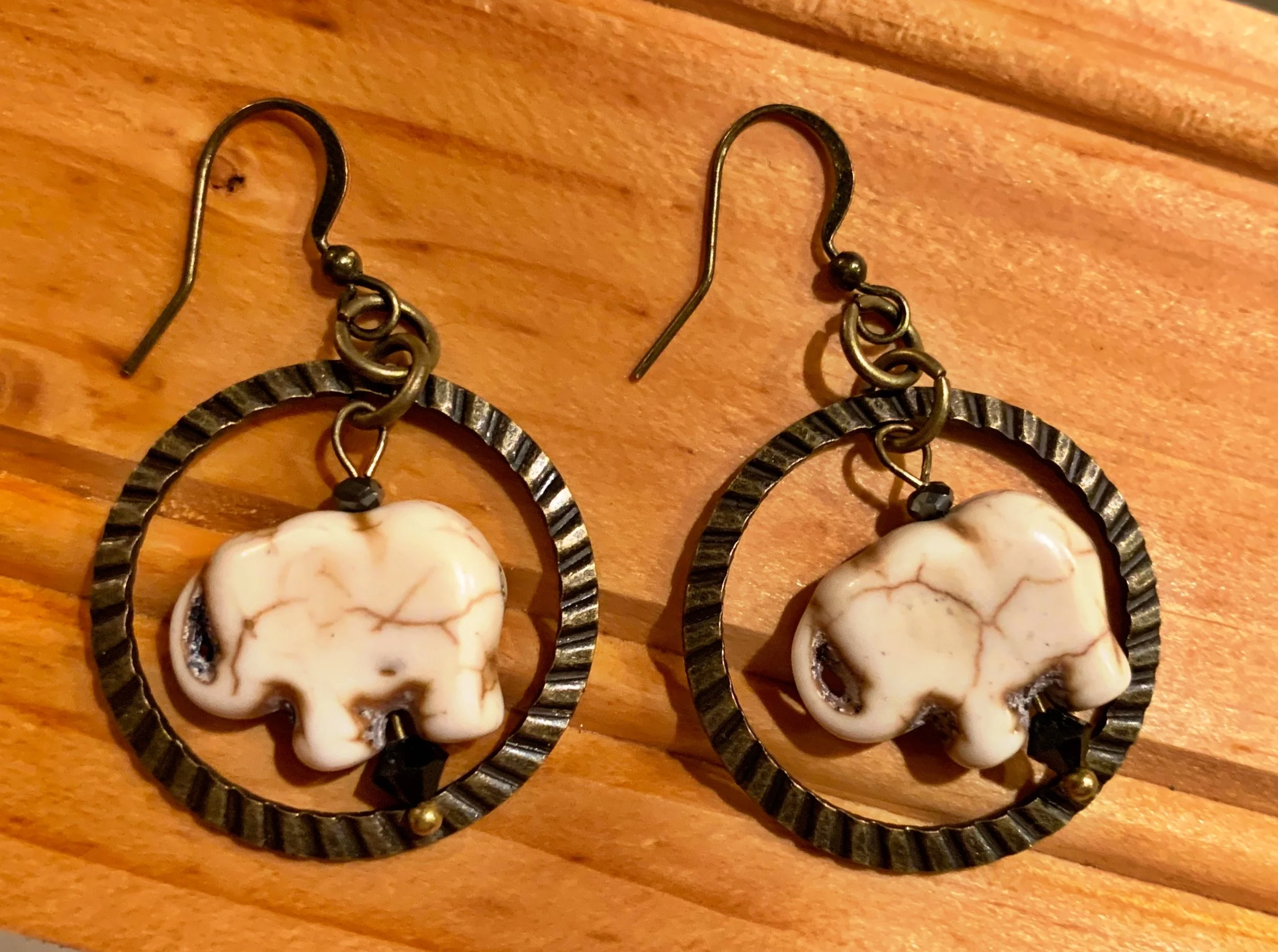 TribeVibe - Natural Stone Elephant Earrings (Black) 