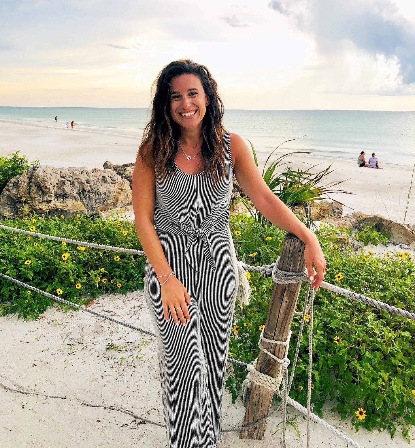 Vacation to me is feeling sand in my toes and smelling the sea air 🌊 What&rsquo;s your favorite beach you&rsquo;ve been to and what nourishes you the most when you go? I&rsquo;d love to know below! 👇🏼 

Last week I led a workshop on how to avoid b