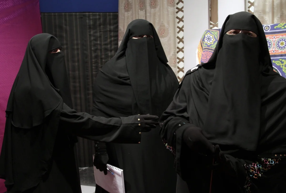 Niqab Debate, Comprised Entirely of Men, a Huge Success