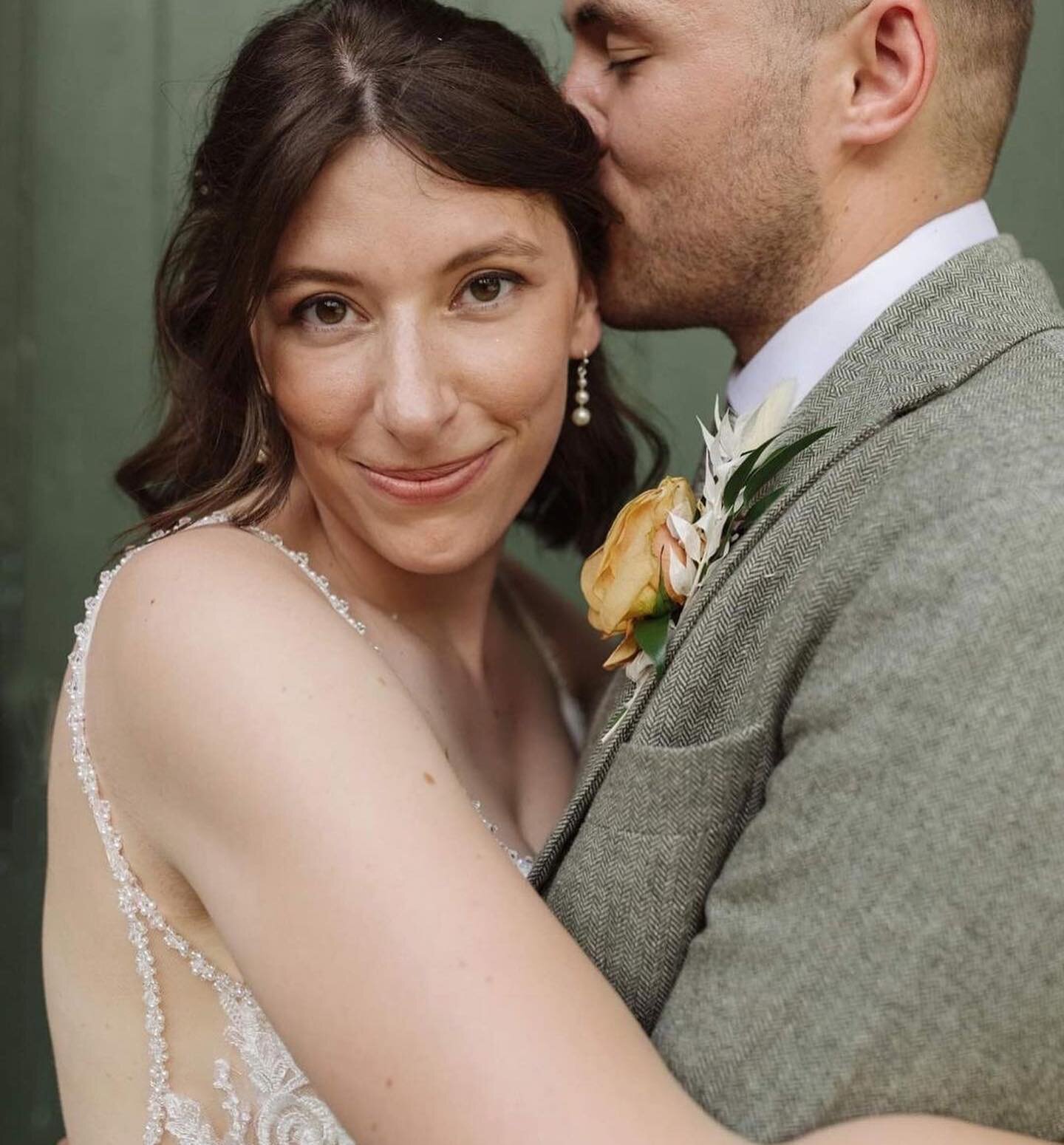 Three whole weeks since beautiful Jordan said I Do. 
💕💕💕

@gabriellebowerphotography 
@jordanloc 
@mua_chrys.chapman 
@morileeofficial 
@intothemeadow_wildflowers 

#yorkshirebride #yorkshirehmua #harrogatehmua #harrogatemua #ukbridetobe #looklike