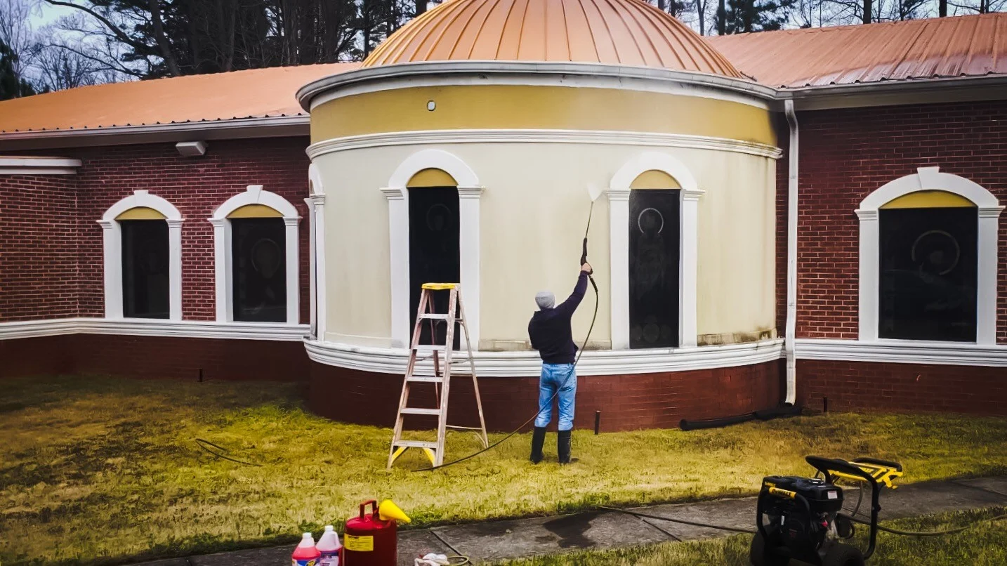 Întreținerea clădirii bisericii