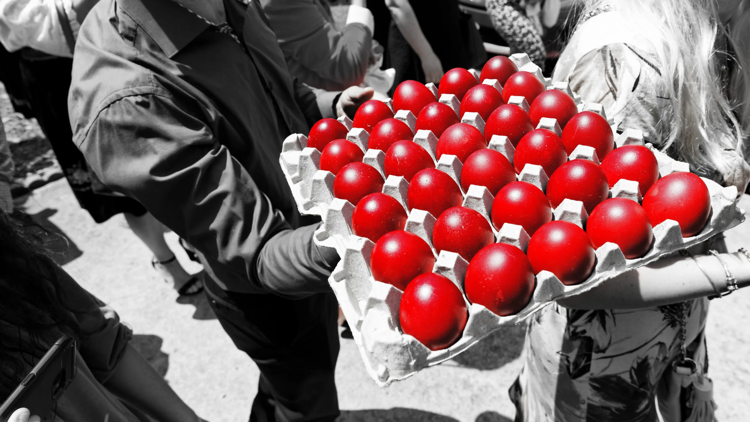 În căutarea ouălor ascunse