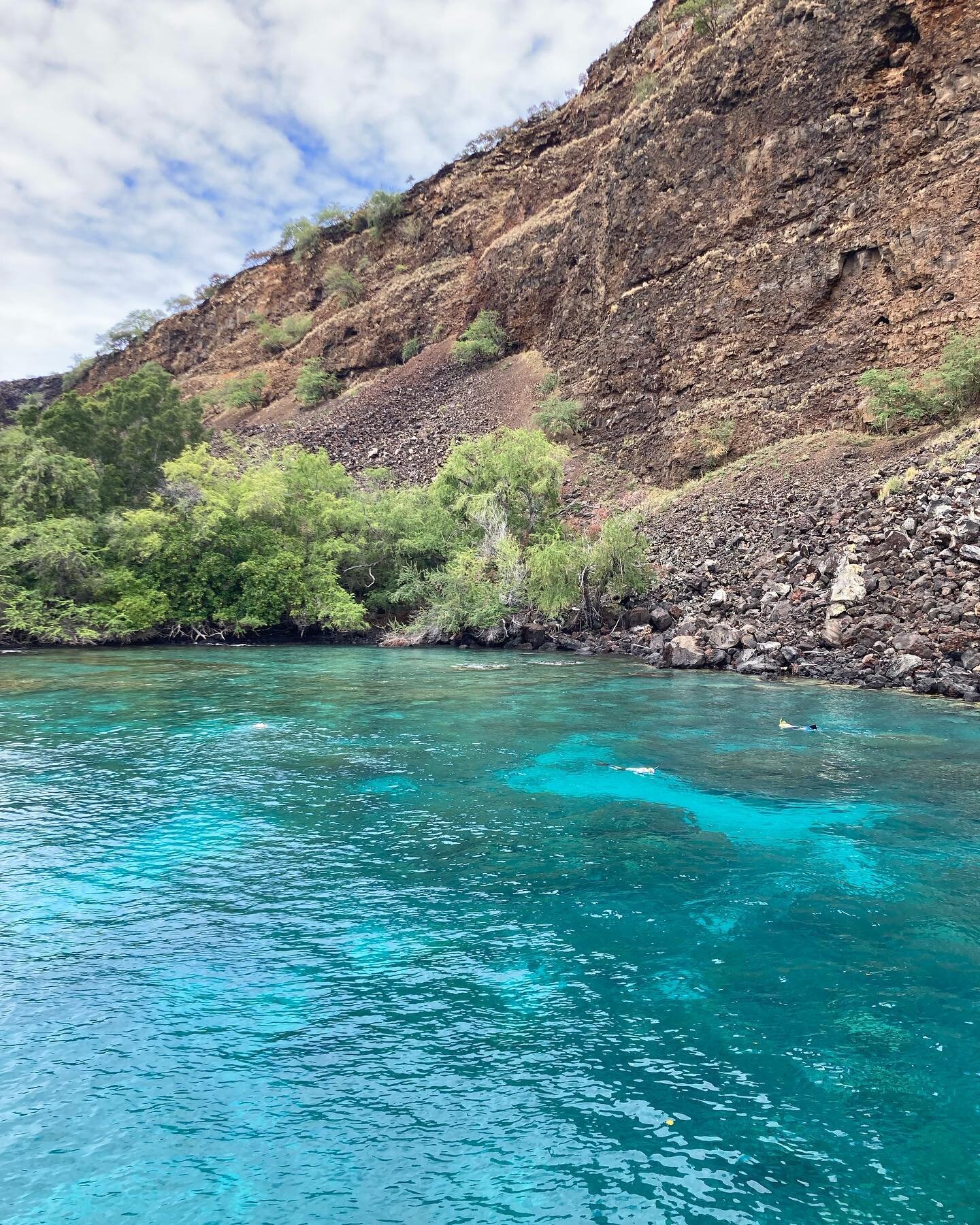 Big Island adventures, part 1: Keawekaheka Point to Waikoloa. Snorkeling near the Captain Cook memorial, obligatory poke lunch at Umeke&rsquo;s Fish Market &amp; Bar, gorgeous sunset sailboat ride from Kona to a phenomenal dinner at Ulu Ocean Grill (