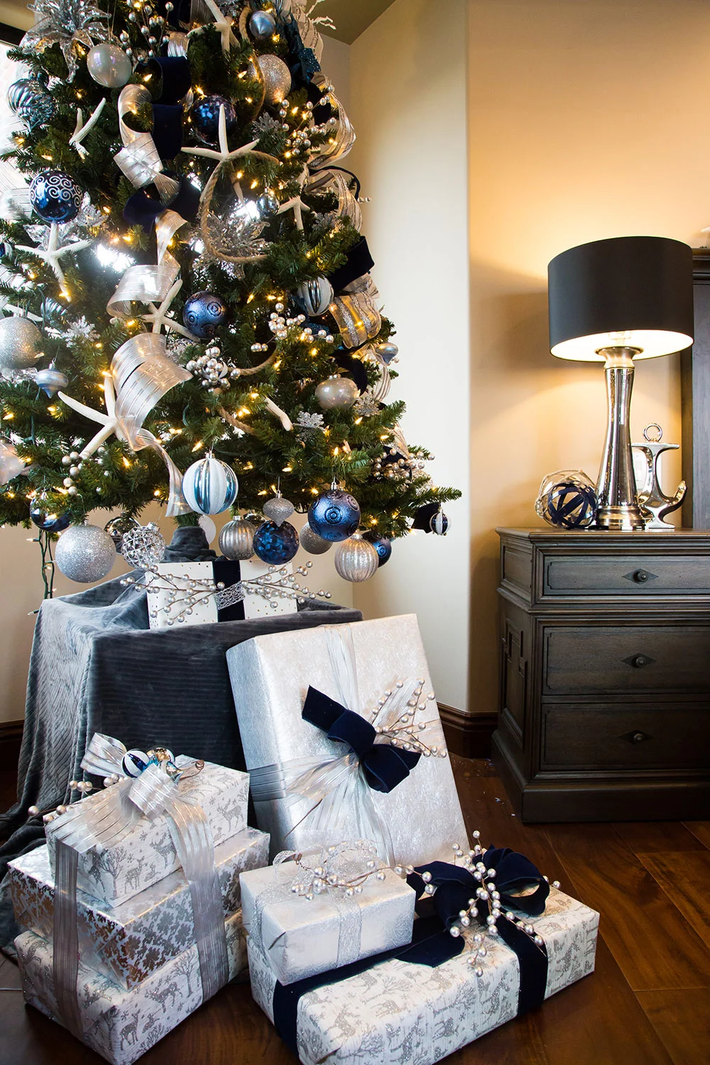 Holiday-Interior-Design-Orange-County-03.jpg