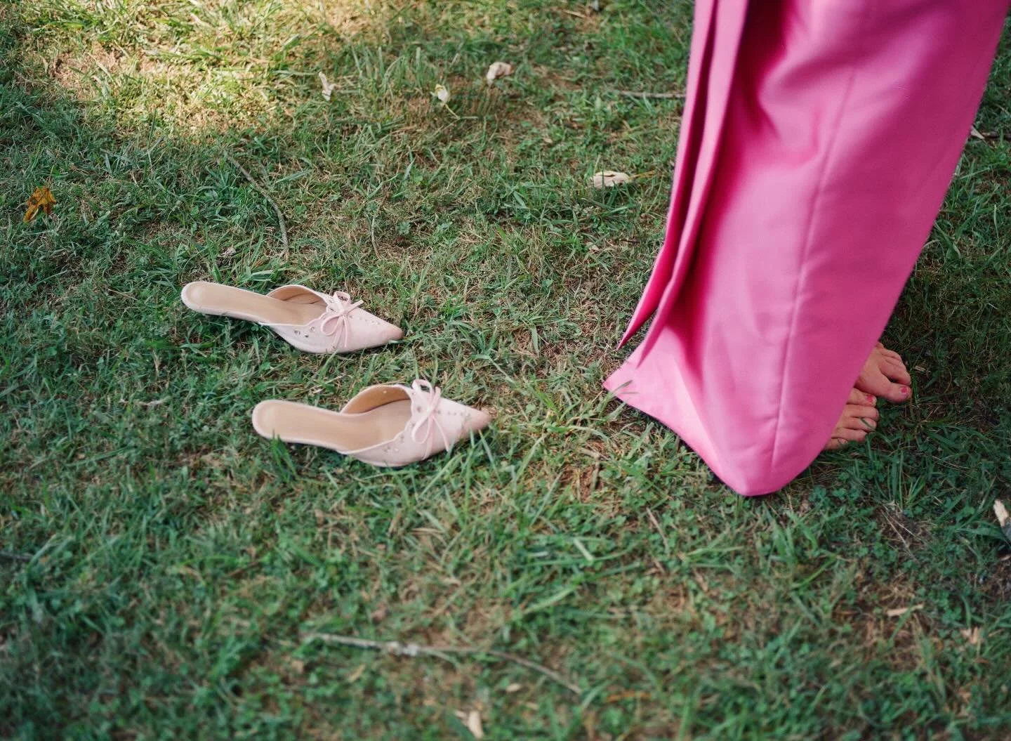 Rachel taking off her shoes because she wanted to. This is how your guests should feel. 🩷