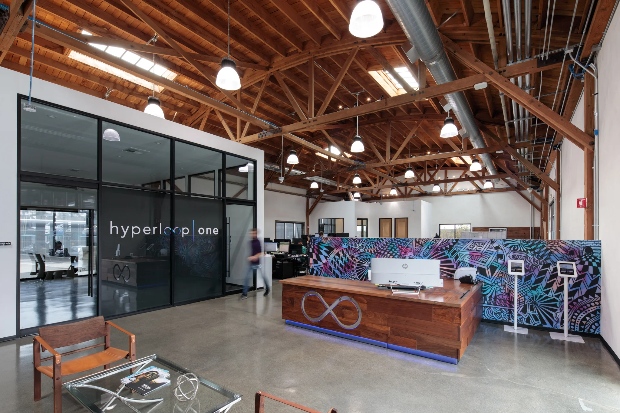  An adaptive reuse of a block in downtown Los Angeles into the “Creative Campus” headquarters and light-manufacturing facility for Virgin Hyperloop One.   Image © Taiyo Watanabe Photography 