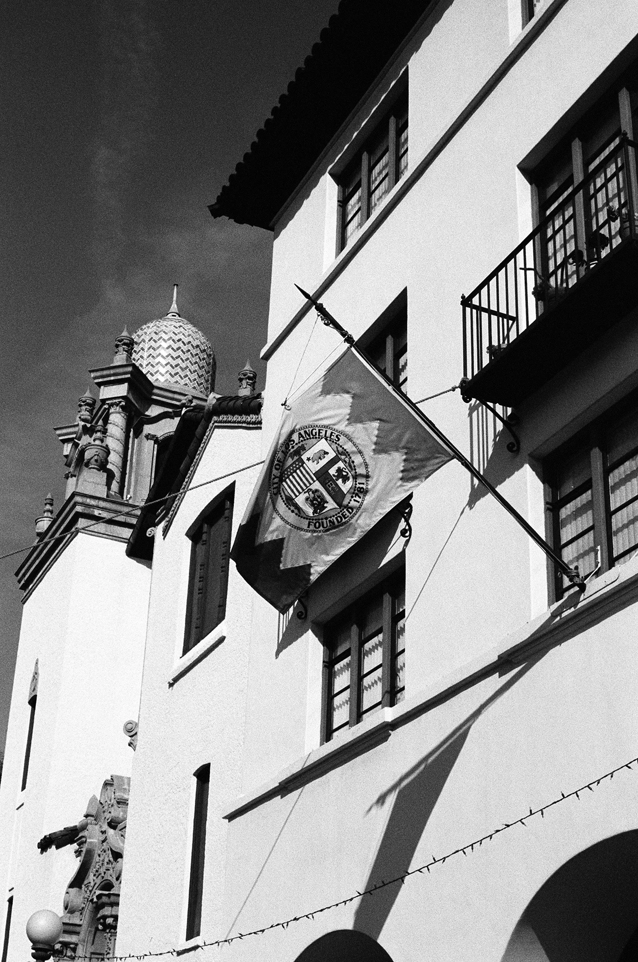 On the plaza of El Pueblo de Los Angeles. Pentax K1000. Kodak Tri-X 400. Fletcher Berryman 2018.