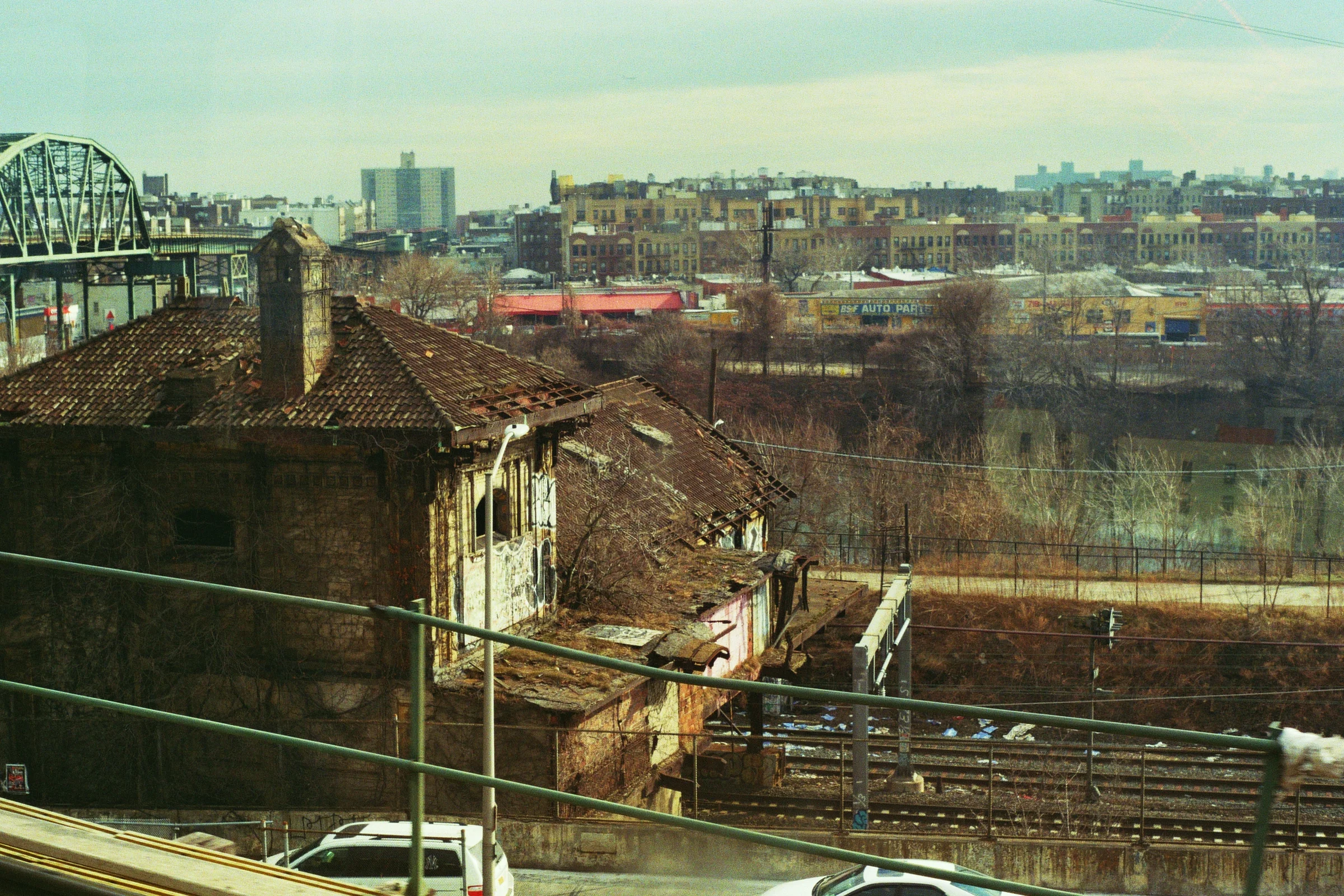 An abandoned station building below the Whitlock Ave stop on the 6. The Bronx. Kodak Ultra Max 400. Pentax K1000. Fletcher Berryman 2019.