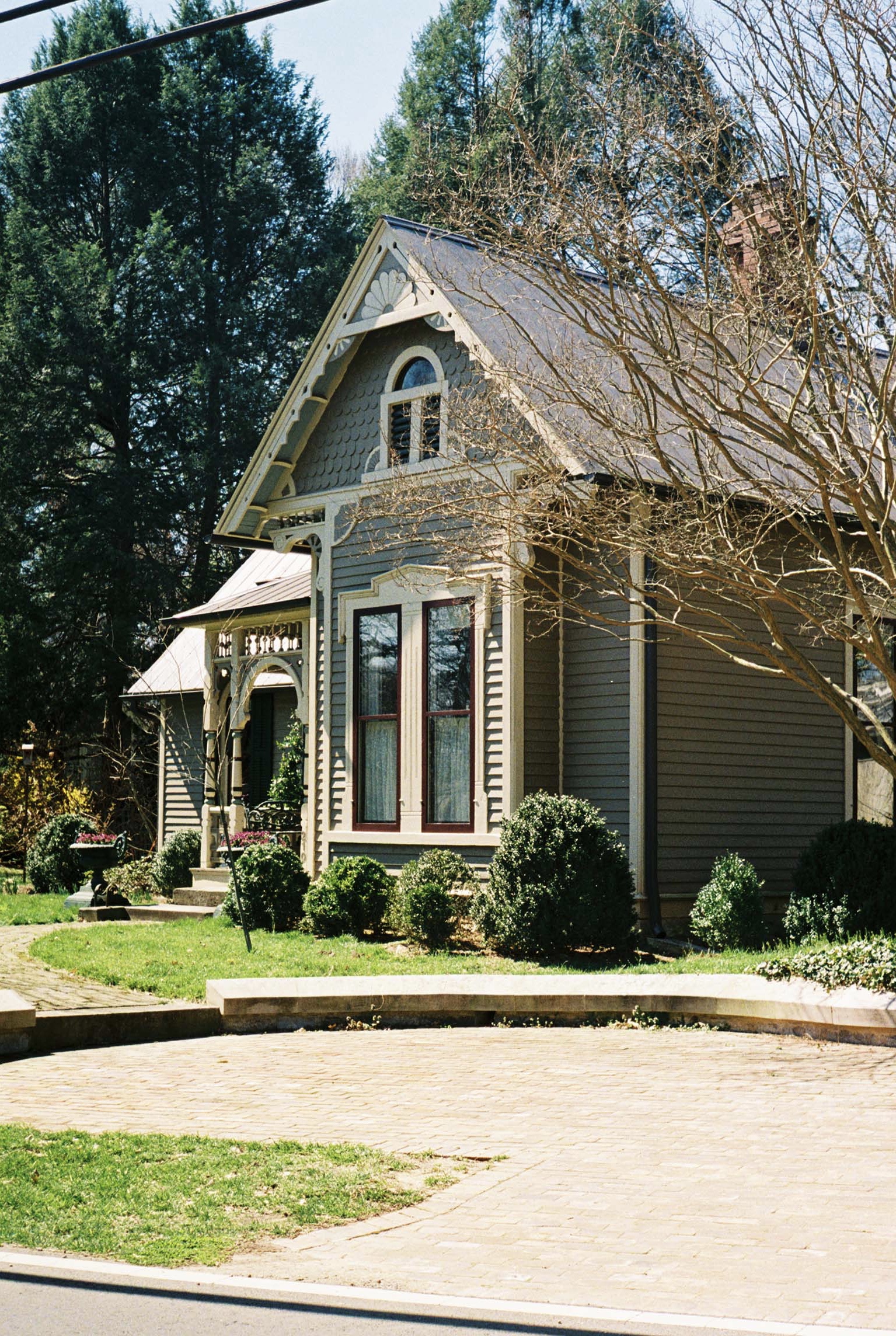 Franklin, Tennessee. Kodak Ultra Max 400. Pentax K1000. Fletcher Berryman 2019.