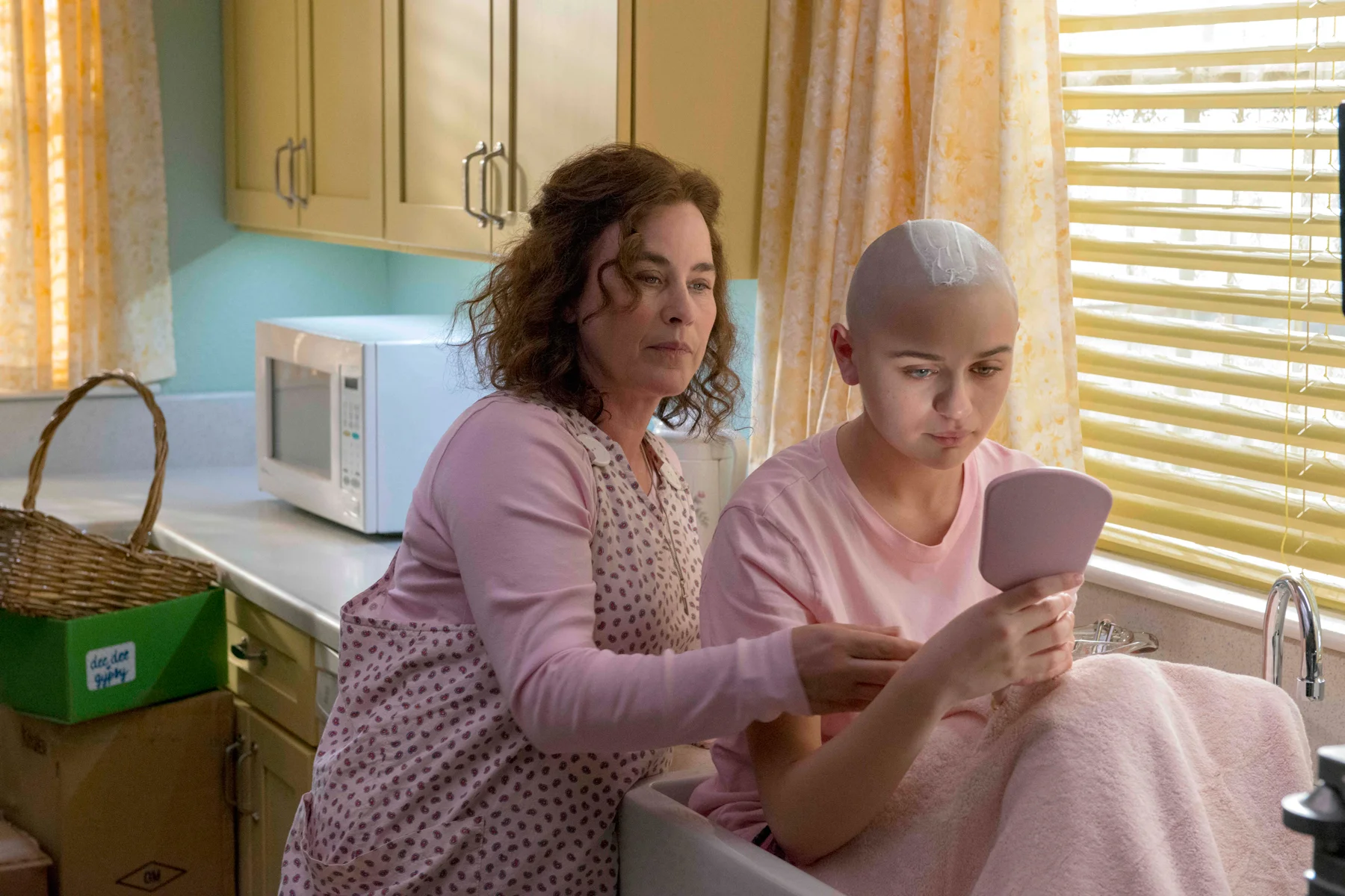 ‘The Act’ depicts the story of Dee Dee Blanchard (Patricia Arquette), Gypsy Rose Blanchard (Joey King). [Photo: Brownie Harris/Hulu]