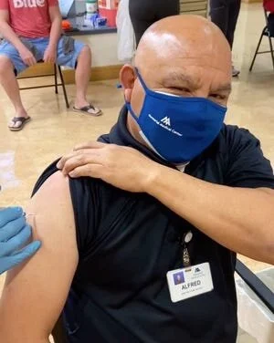 Memorial Medical Center rolls out first COVID-19 vaccinations for staff