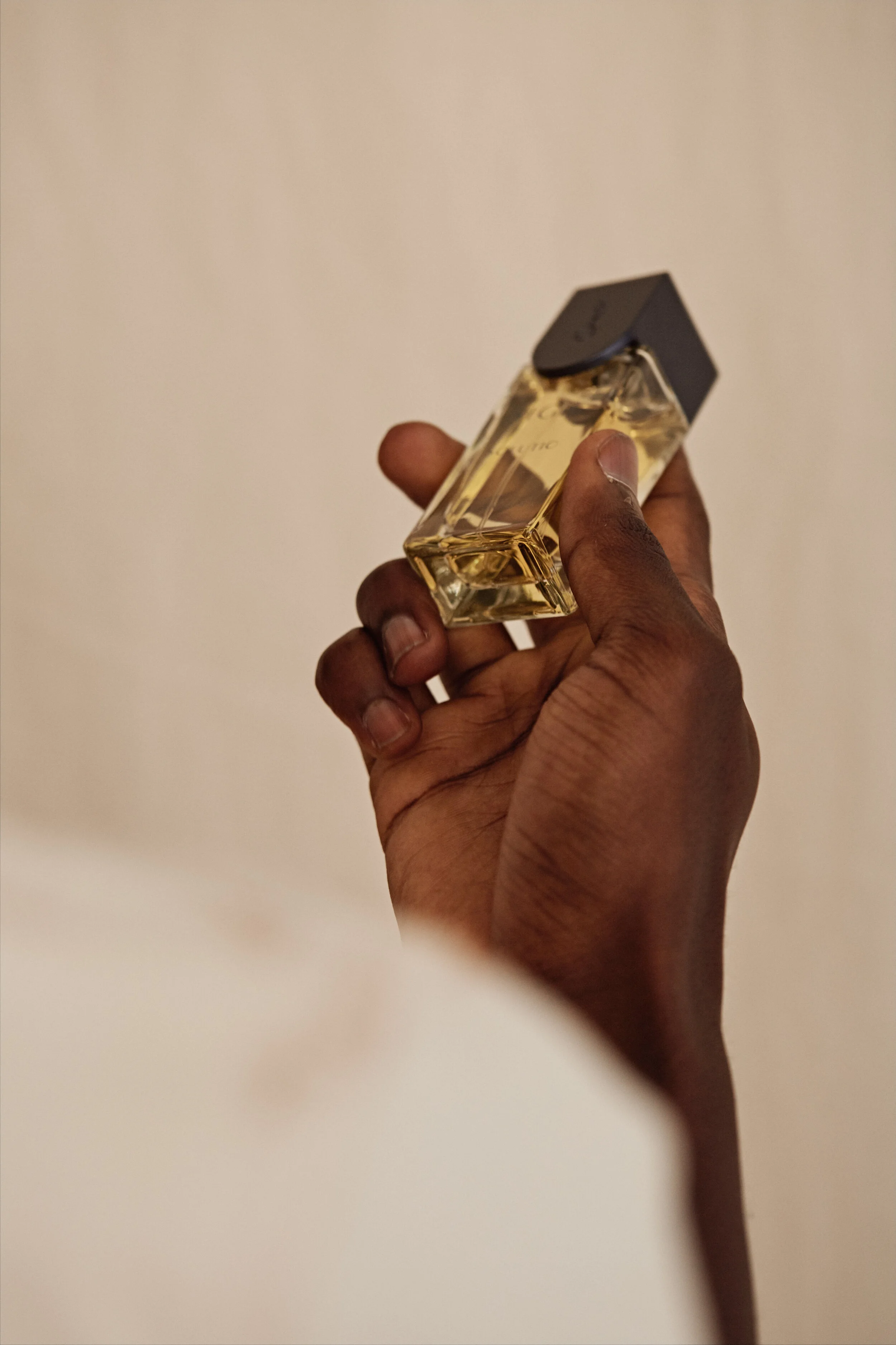 Explore the ethereal world of Sigil Scent