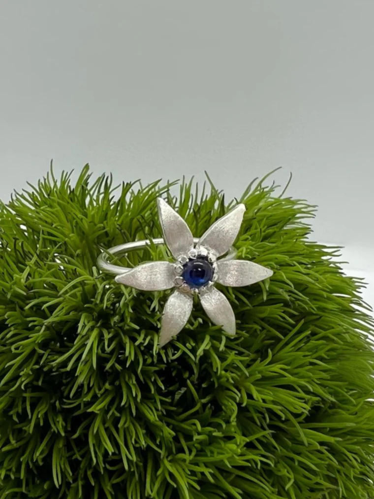 Starflower Sapphire Ring.png