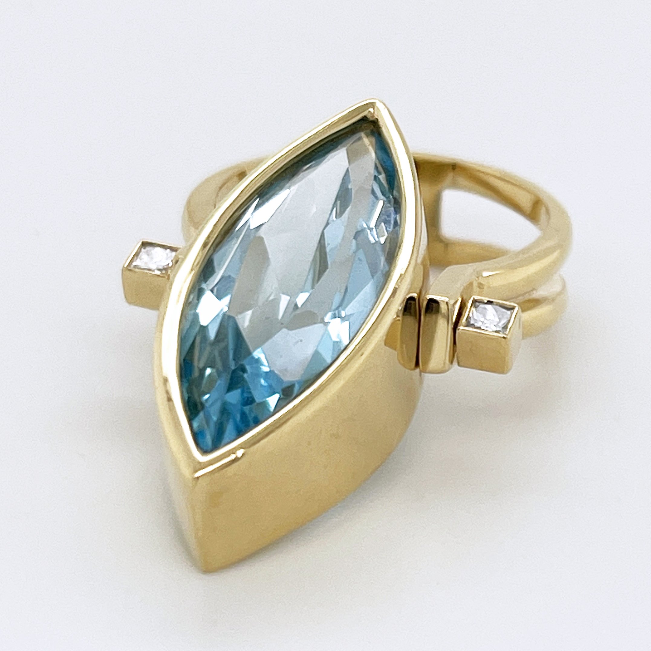 R_MarquisRingTopaz18K.JPG