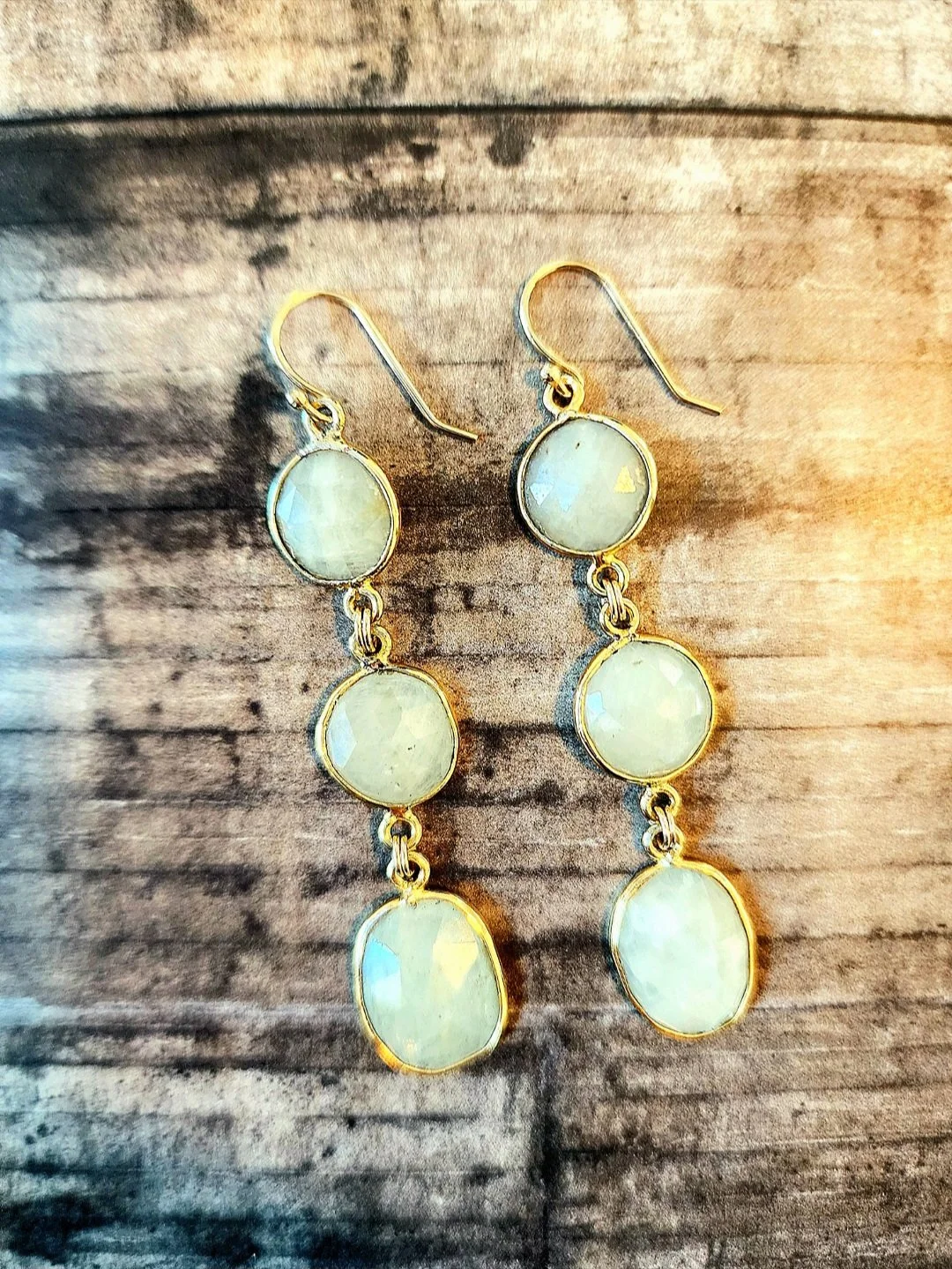 PearlyWhiteGreenSapphireEarrings#3.jpg
