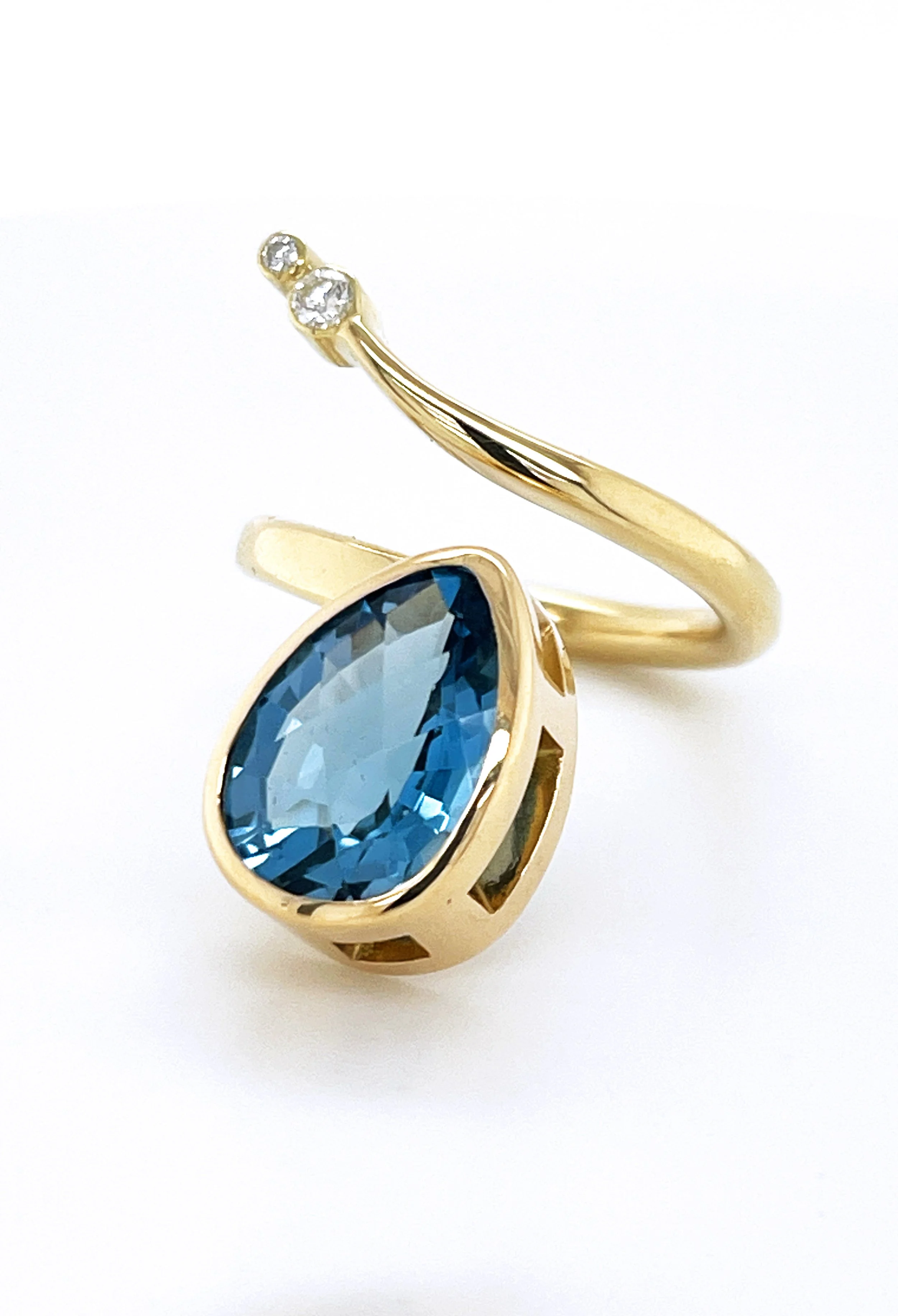 WrapRing18K_BlueTopaz.JPG