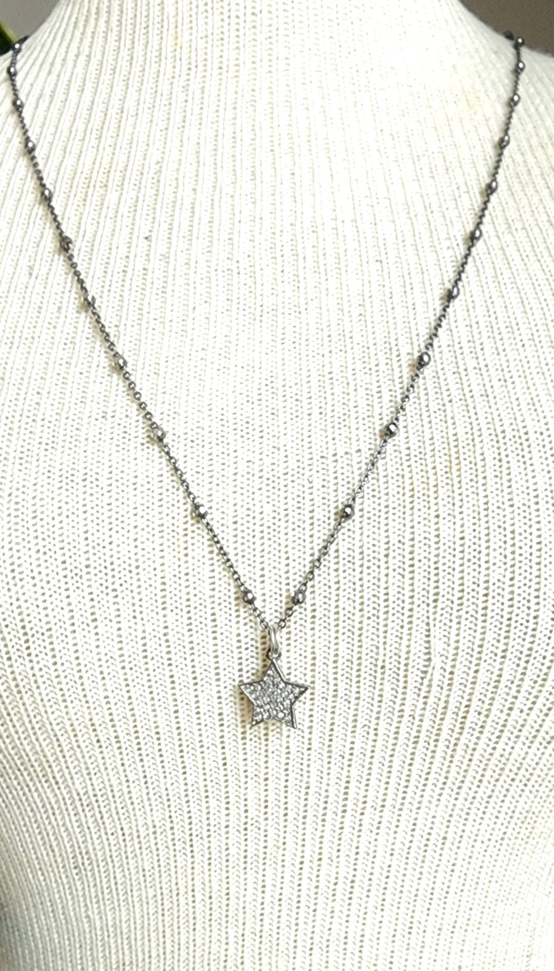 ShineBrightDiamondStarNecklace#1.jpg