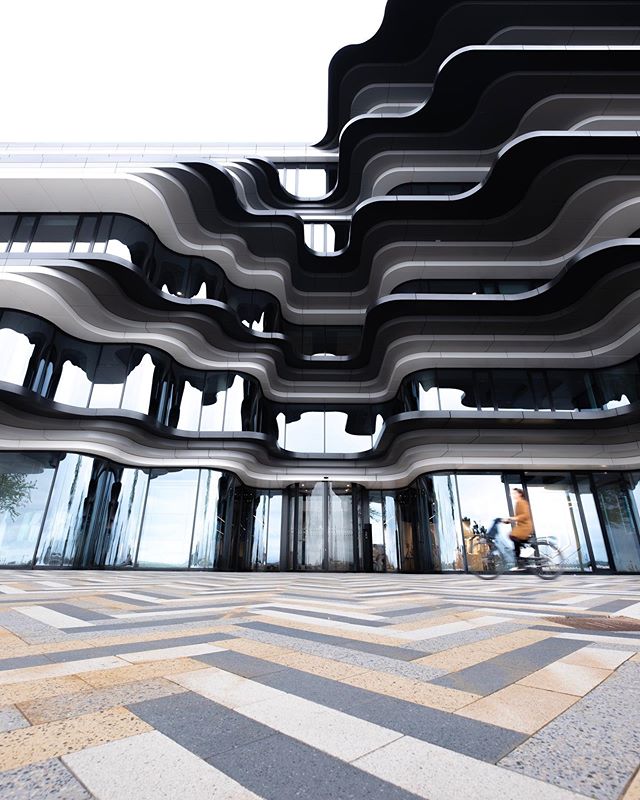 Swipe - - - ⏩ Amsterdam&rsquo;s got curves!
&mdash;&mdash;&mdash;&mdash;&mdash;&mdash;&mdash;&mdash;&mdash;&mdash;&mdash;&mdash;&mdash;&mdash;&mdash;
Happy weekend and happy Pride 🏳️&zwj;🌈 weekend for my friends in Amsterdam! 
Although i do like th