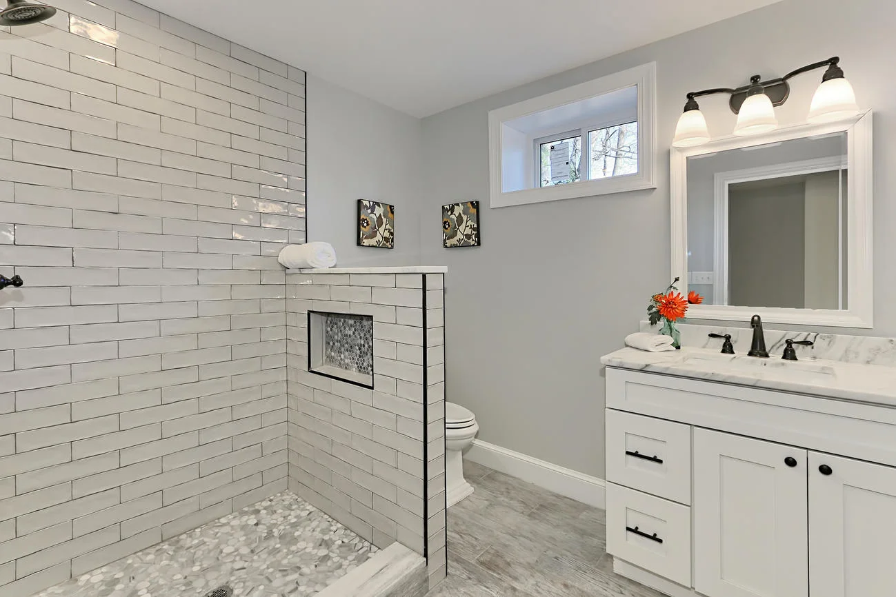 bathroom basement.jpg