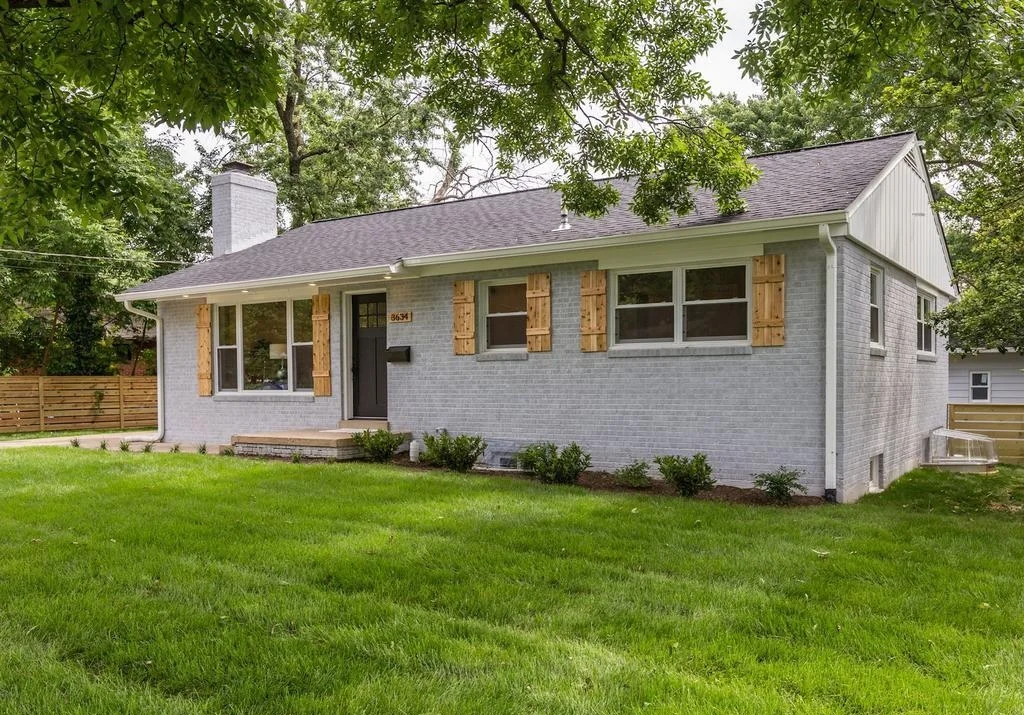 Dannys 3634 - front 3.jpg