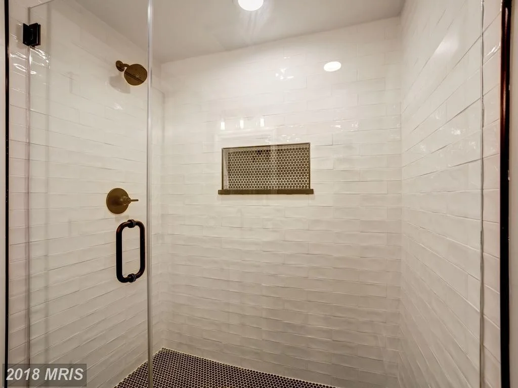 Dannys 3634 - basement bathroom 2.jpg