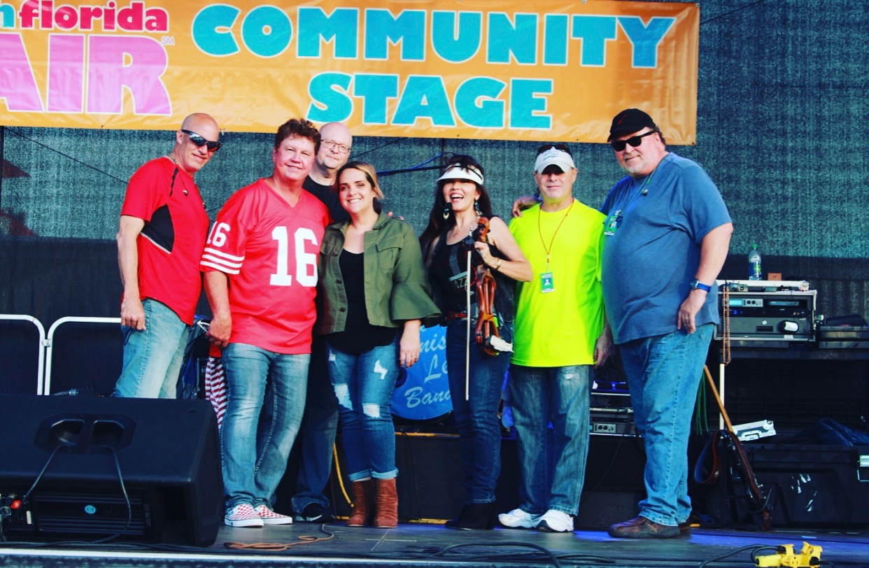 Black Horse and the Cherry Tree - Mercedes Nodarse w/ The Dennis Lee Band @ South FL Fair 2019-02-03