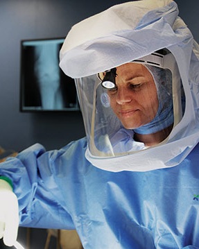 BACKGROUND & SURGICAL EXPERIENCE