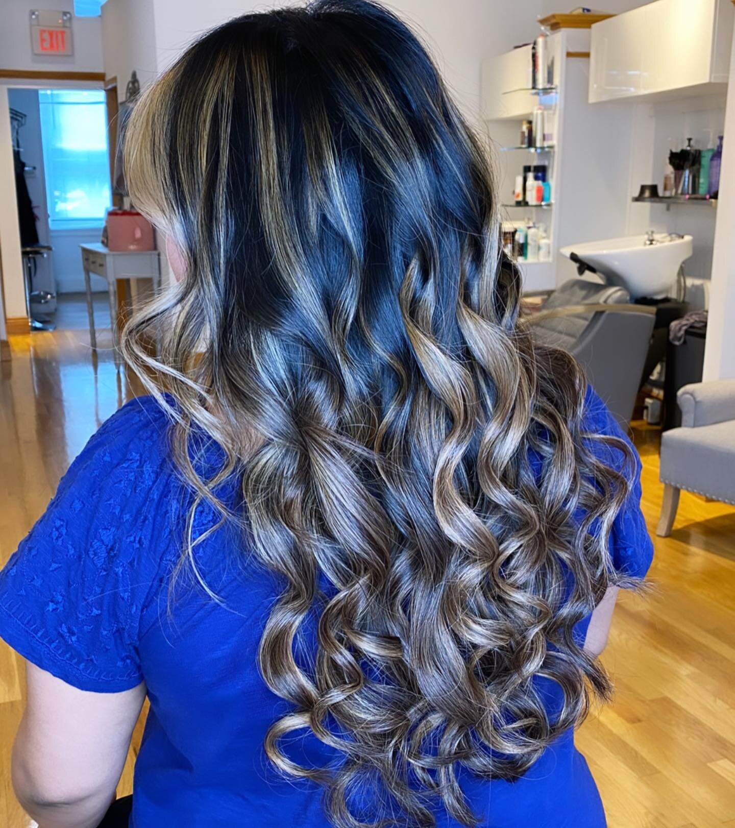 Leaving in Dimension 🤩. I&rsquo;m getting an average of 2-3 requests per day for a Balayage session, 
 Here are images which follow the before and after process transformation. if you swipe left👉🏻. This is the most requests color &amp; technique u