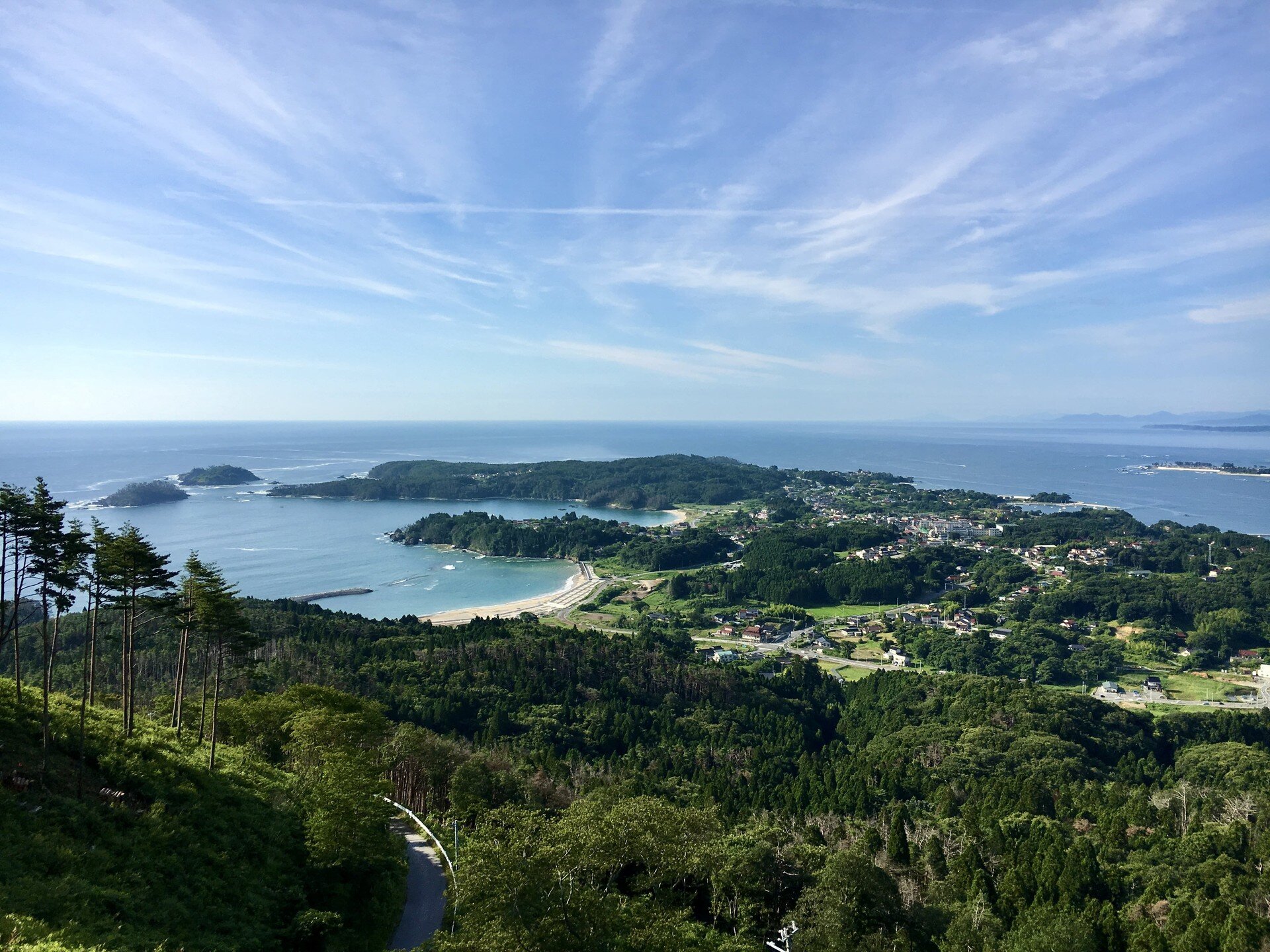 Happy New Year all 👋 Excited to share a new hiking guide for the beautiful island of #KesennumaOshima (18km loop) along the #MichinokuCoastalTrail. 

See the link in bio for the itinerary, including elevation, maps, and recommended dining &amp; acco