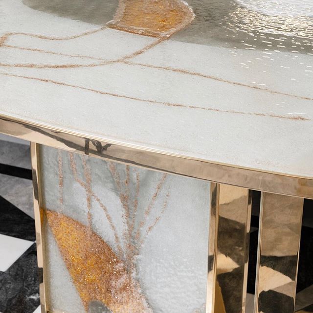 Pi&egrave;ce unique fabriqu&eacute;e par @atelierfrancoispouenat en collaboration avec @pegisclaire sous la direction de @studio.aoa #aurelienlespinas#projetparticulier#faitesnousconfiance // have a look on this very special piece of furniture manufa