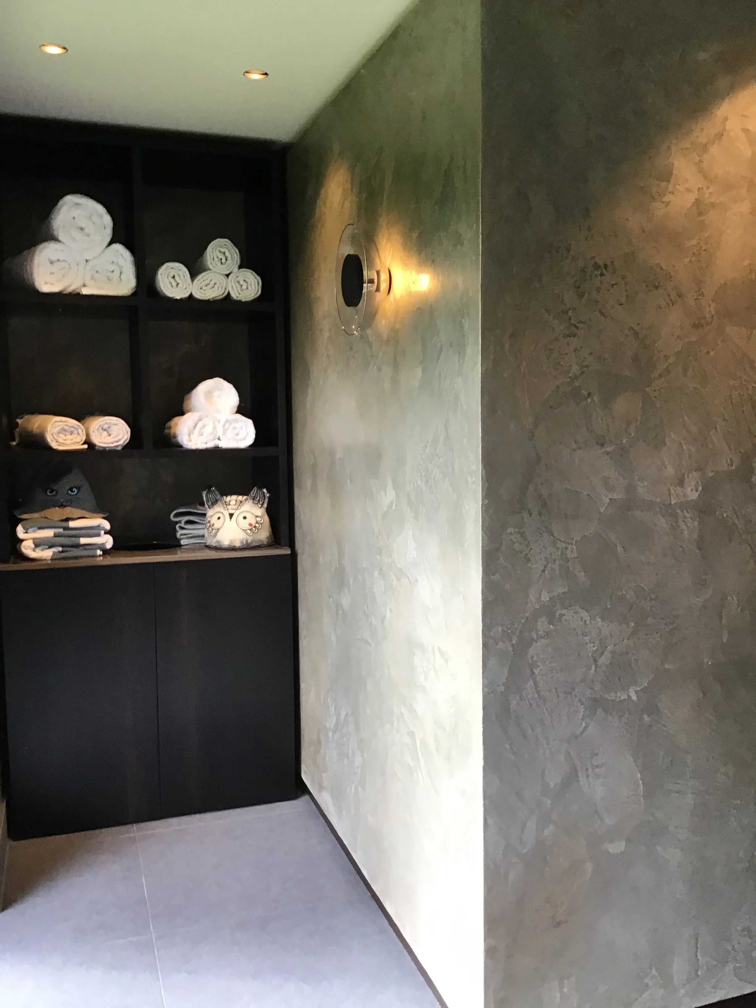 bespoke polished plaster spa putney finish grey silver bronze fabulous finishes uk 14.jpeg
