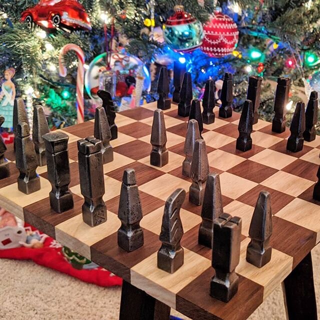 Chess set number 6 is all done! I am fairly happy with how it went and the contrast between the two sides is pretty good. I don't think I'll ever be 100% happy with a set but that is just good motivation to make the next one better. 
#forged #forge #