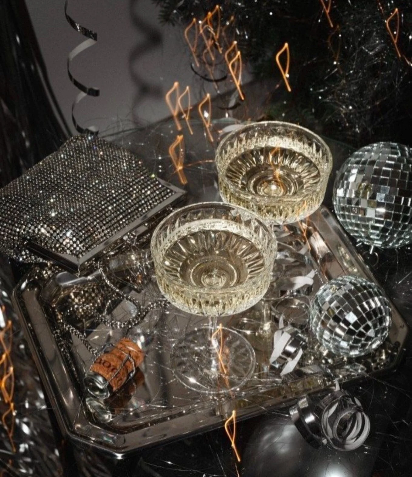 Getting ready for one of those nights that turn into memories. Here&rsquo;s to good people and loud toast.
Happy 2026! ✨🥂🪩
__

#fashionlab #fashionlabagency #newyear #happynewyear #happy2026