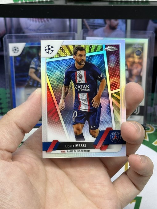 Messi HERO Parallel 22-23 UEFA Chrome Soccer