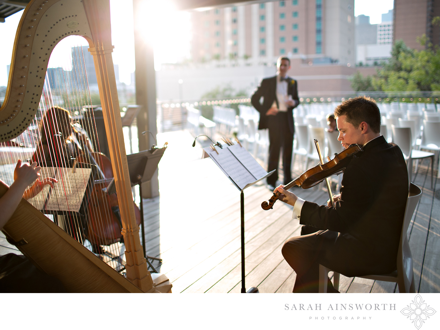 21_the-grove-wedding-rooftop-wedding-houston-weddings-at-the-grove-downtown-rooftop-wedding-hilton-americas-discovery-green-wedding_01.jpg