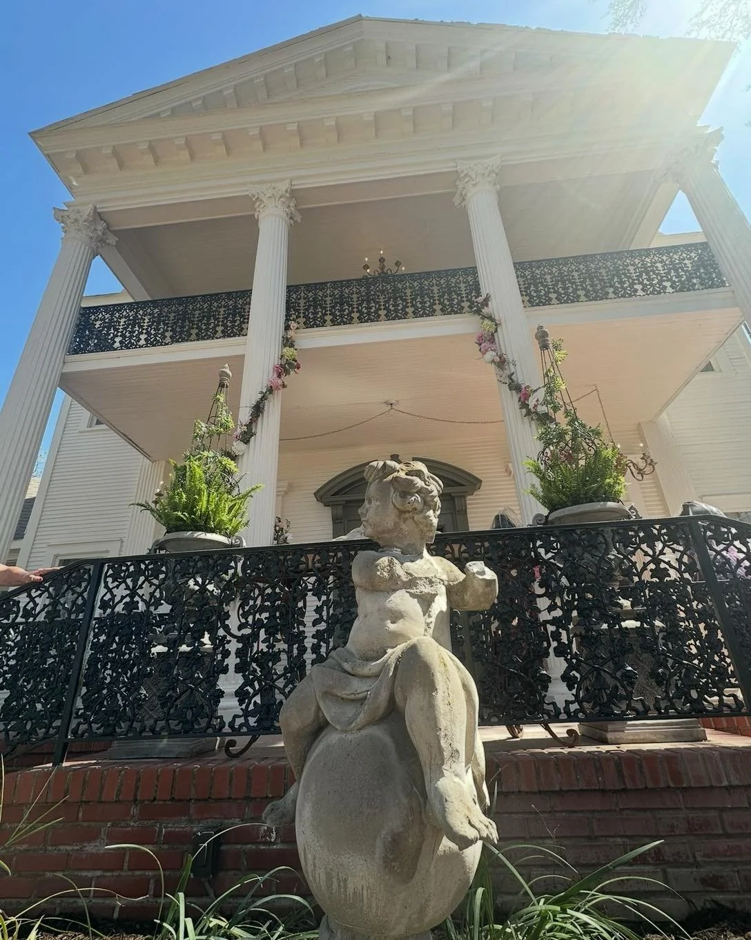 Join us this Saturday, December 6 at noon for a historic home tour inside Victoria&rsquo;s Black Swan Inn. This landmark property has witnessed battles, rebuilding, and generations of family life. This guided tour explores how the home evolved throug