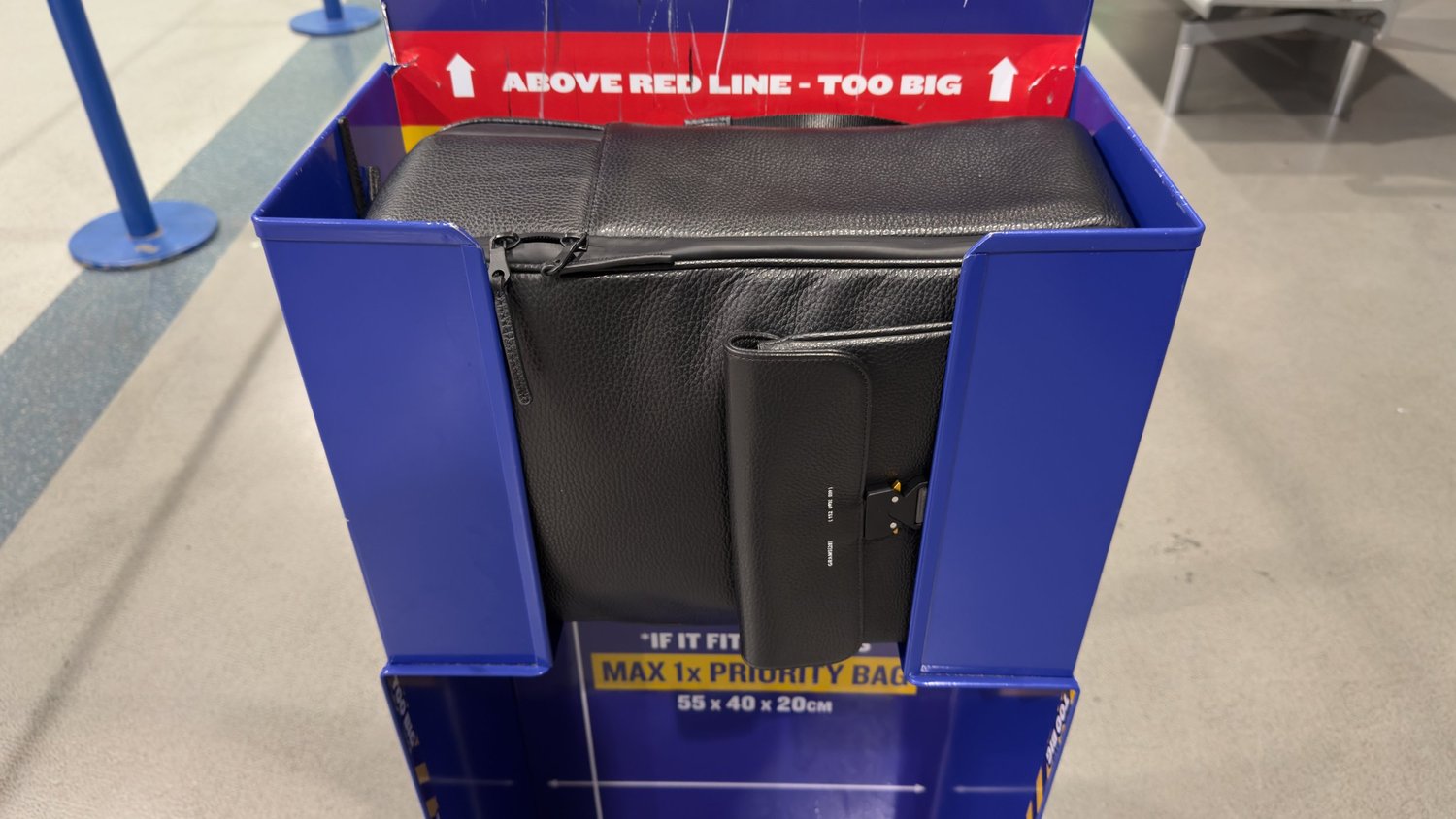 GRAMS28 Transit Backpack in Ryanair cabin bag sizer