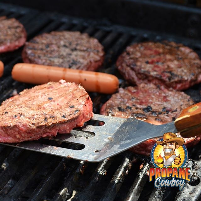 Burgers 🍔 or Hotdogs? 🌭 
Tell us your preference. We like either as long as they're grilled! 🍖 -
Ready up your grill with @propane_cowboy Fiberglass Propane Tanks (link in bio)
-
WHY GO FIBERGLASS?
✳️ More Lightweight than Steel
✳️ Safer &amp; Doe