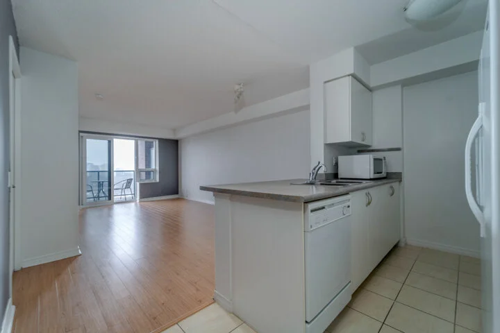 61 Heintzman St - 1304 _0011.jpg