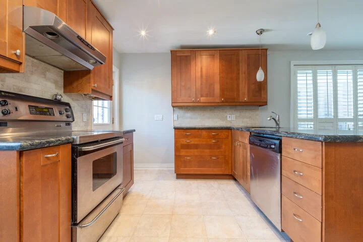 24 Inwood Ave _0014.jpg