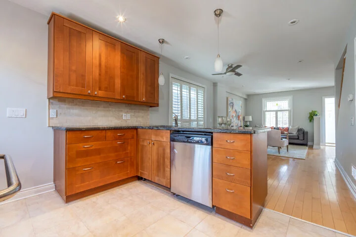 24 Inwood Ave _0015.jpg