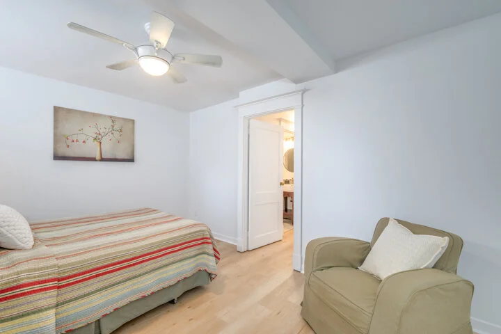 75 Crescent Rd - Unit B2_0024.jpg