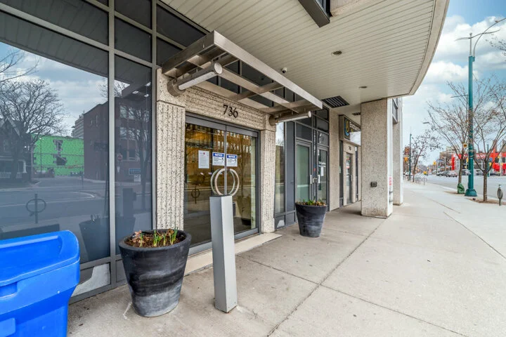 736 Spadina 711_002.jpg