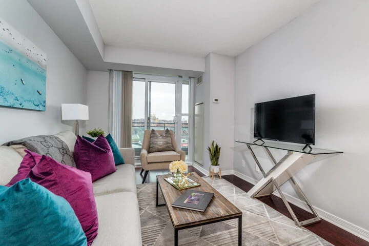 736 Spadina 711_015.jpg