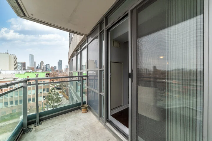 736 Spadina 711_027.jpg