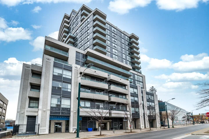736 Spadina 711_029.jpg