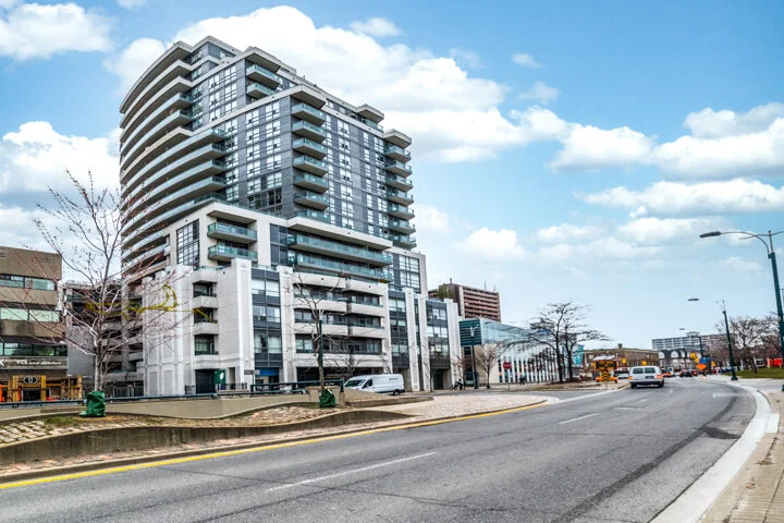 736 Spadina 711_032.jpg